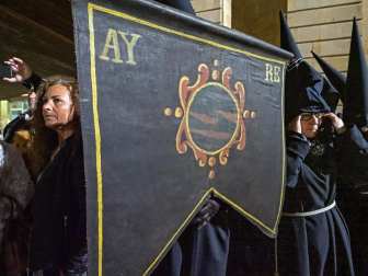Imágenes de la procesión del Santo Entierro en Estella./