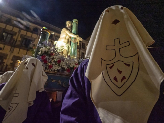 Imágenes de la procesión del Santo Entierro en Estella./