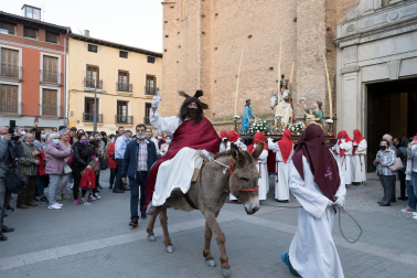 Imágenes de la procesión del Santo Entierro en Corella./