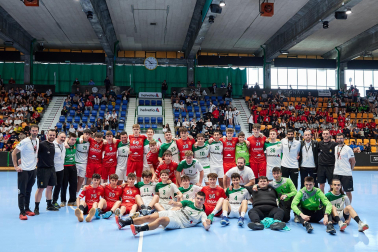 Galería de fotos de las finales del VIII Torneo de Semana Santa de Anaitasuna.