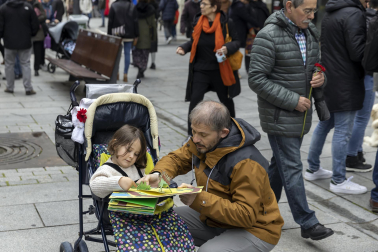 Imágenes de la Feria del Libro celebrada en Pamplona./