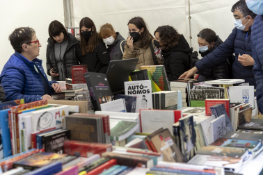 Imágenes de la Feria del Libro celebrada en Pamplona./