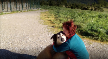 "Aprender a comunicarnos con nuestras mascotas será clave para su felicidad y la nuestra". Amaia Larrea, de Residencia Caninca Basajaun nos da las claves.