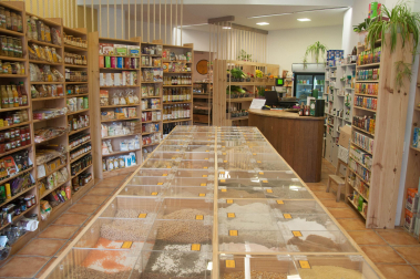 Macadamia, la cafetería y tienda de alimentación ecológica en la calle Monasterio de Aberin de Pamplona