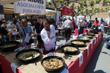 Fotos del concurso de guisos de la Asociación de Jubilados La Ribera de Tudela.