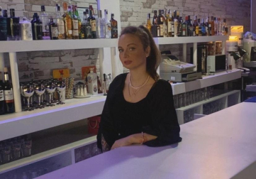 Alexandra Lisandru, en la barra de El Acento