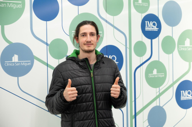 Julen Elustondo, pasando la revisión médica
