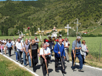 Procesión con el Niño Jesús en la romería a la Santísima Trinidad de Oscáriz
