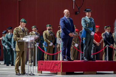 Fotos del acto por el 178º aniversario de la creación de la Guardia Civil celebrado en Pamplona.