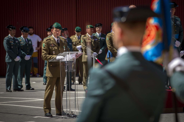 Fotos del acto por el 178º aniversario de la creación de la Guardia Civil celebrado en Pamplona.