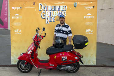 Participantes en la carrera de motos clásicas