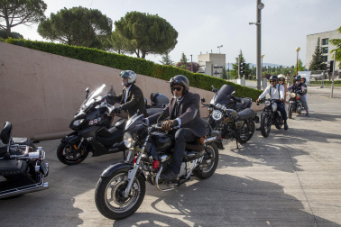 Participantes en la carrera de motos clásicas
