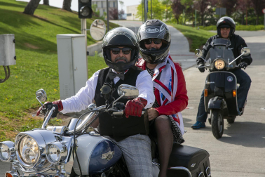 Participantes en la carrera de motos clásicas