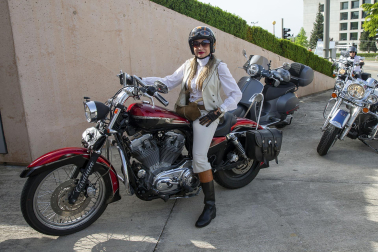 Participantes en la carrera de motos clásicas