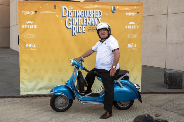 Participantes en la carrera de motos clásicas