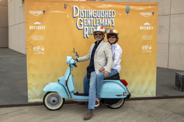 Participantes en la carrera de motos clásicas