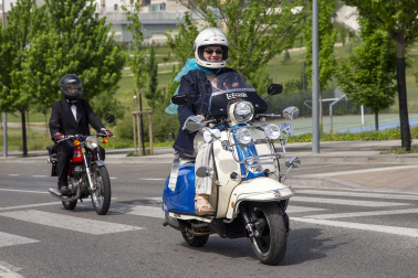 Participantes en la carrera de motos clásicas