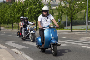 Participantes en la carrera de motos clásicas
