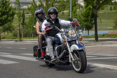 Participantes en la carrera de motos clásicas