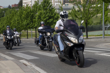 Participantes en la carrera de motos clásicas