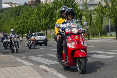 Participantes en la carrera de motos clásicas
