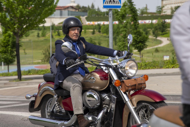 Participantes en la carrera de motos clásicas