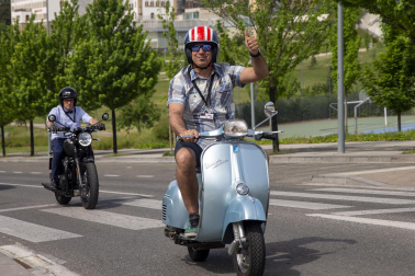 Participantes en la carrera de motos clásicas