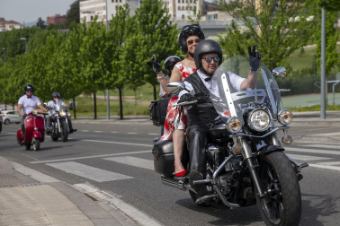 Participantes en la carrera de motos clásicas