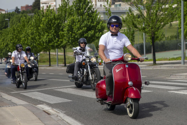 Participantes en la carrera de motos clásicas