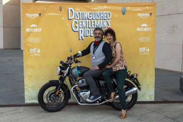 Participantes en la carrera de motos clásicas
