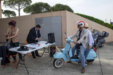 Participantes en la carrera de motos clásicas
