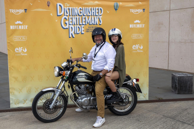 Participantes en la carrera de motos clásicas