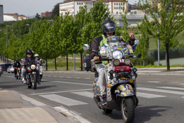 Participantes en la carrera de motos clásicas