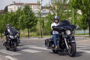 Participantes en la carrera de motos clásicas