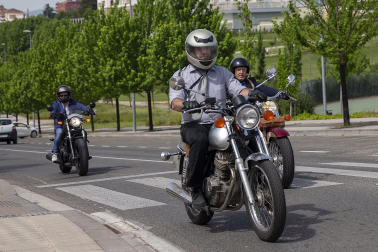 Participantes en la carrera de motos clásicas