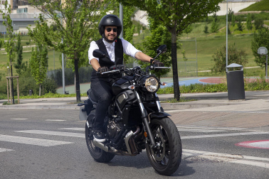 Participantes en la carrera de motos clásicas