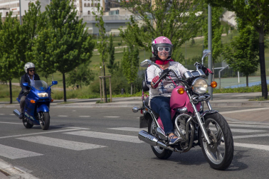 Participantes en la carrera de motos clásicas