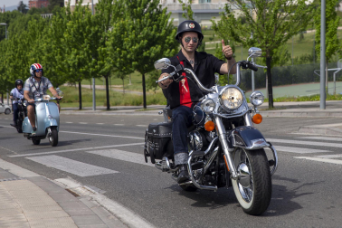 Participantes en la carrera de motos clásicas