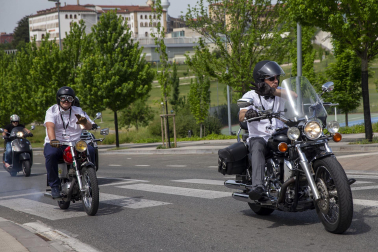Participantes en la carrera de motos clásicas