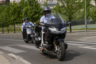 Participantes en la carrera de motos clásicas
