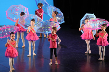 Muestra fin de curso de la Escuela de Danza de Navarra