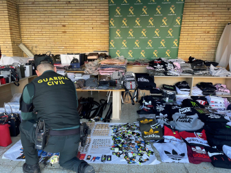 Vídeo de la ropa falsificada incautada por la Guardia Civil