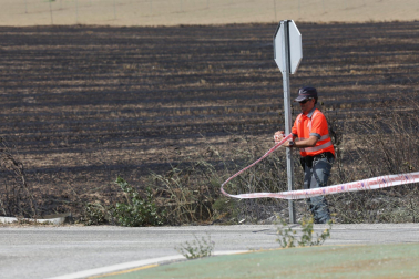 Fotos del incendio producido entre Obanos y Legarda.