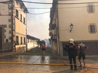 Fotos del incendio producido entre Obanos y Legarda.