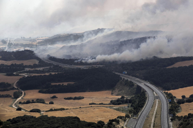 Fotos del incendio producido entre Obanos y Legarda.