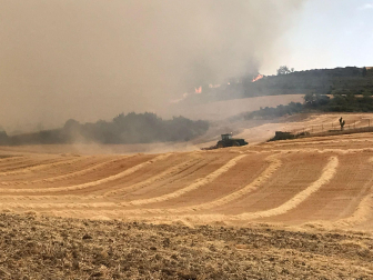Fotos del incendio producido entre Obanos y Legarda acercándose a Puente la Reina