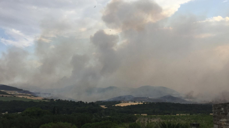 Fotos del incendio producido entre Obanos y Legarda.