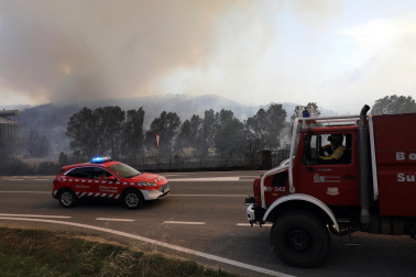 Fotos del incendio producido entre Obanos y Legarda.