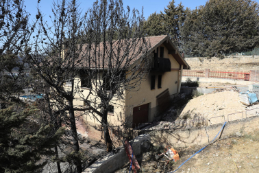 Fotos de los efectos de los incendios en Obanos, Puente la Reina, Legarda, Undiano y Astráin.