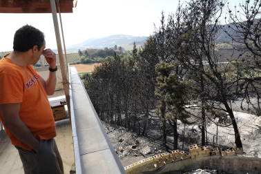Fotos de los efectos de los incendios en Obanos, Puente la Reina, Legarda, Undiano y Astráin.